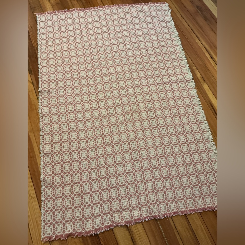 Vintage knit Tablecloth - Picture 3 of 11